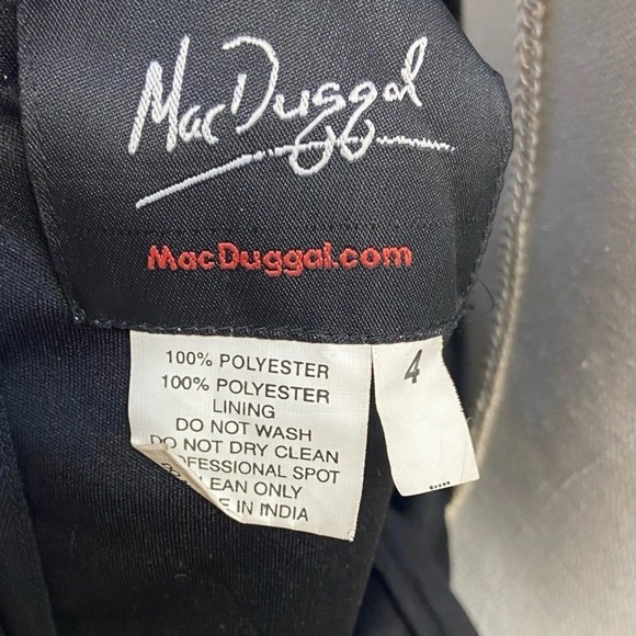 Mac Duggal Black Sequin Long-Sleeve V-Neck Gown with Rhinestone Waist Sz 4 New - Picture 12 of 12